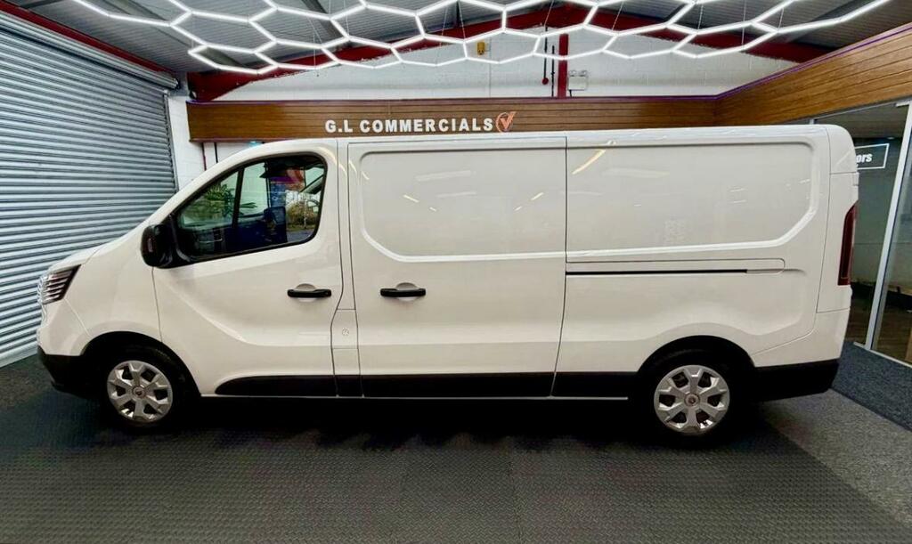 Renault Trafic 2.0 Dci Blue Ll30 Advance Panel Van Man White