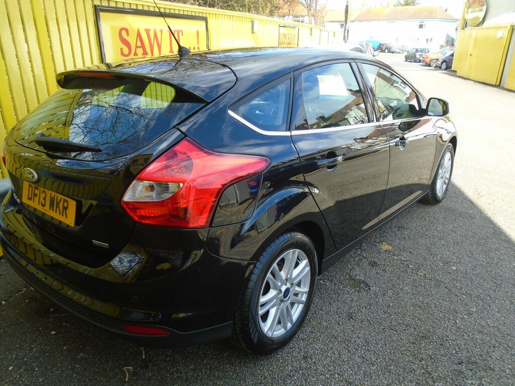 Ford Focus 1.0T Ecoboost Titanium Hatchback DF13WKR Black #5