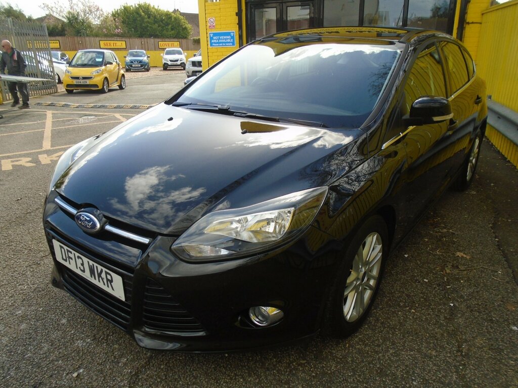 Ford Focus 1.0T Ecoboost Titanium Hatchback DF13WKR Black #2