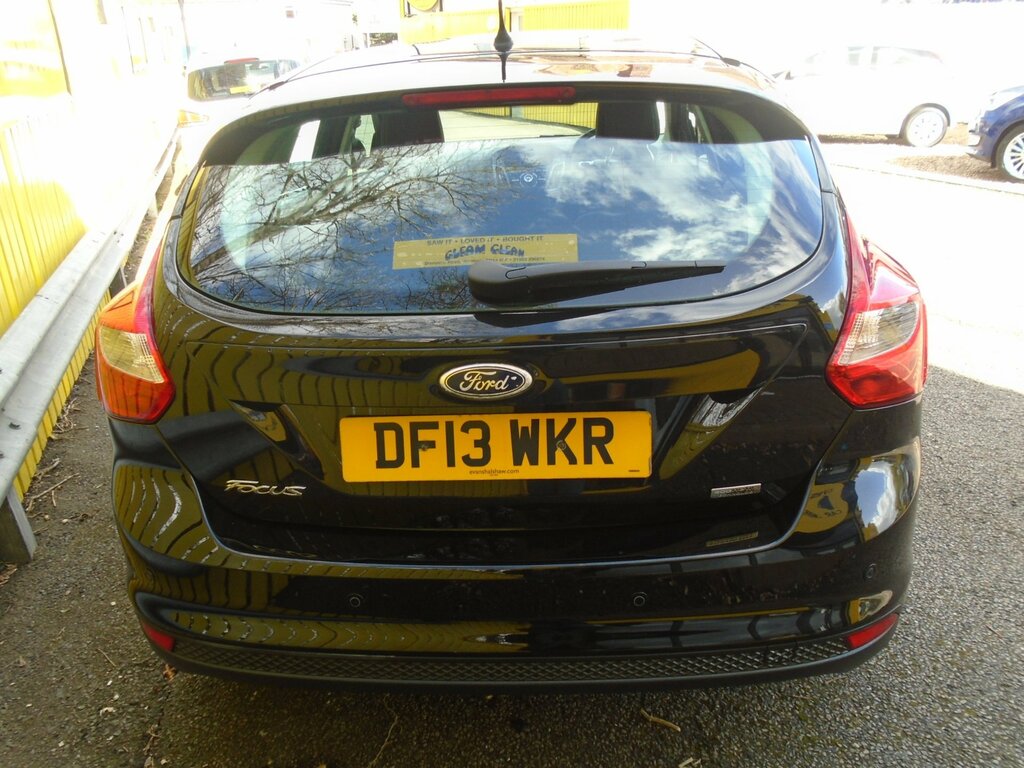 Ford Focus 1.0T Ecoboost Titanium Hatchback DF13WKR Black #6