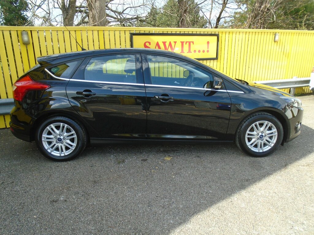 Ford Focus 1.0T Ecoboost Titanium Hatchback DF13WKR Black #4