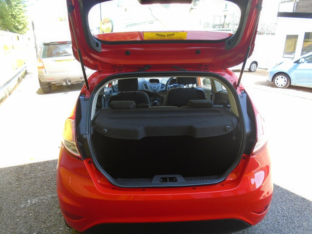 Ford Fiesta 1.25 Studio Hatchback Euro 5 60 YD15VVM Red #6