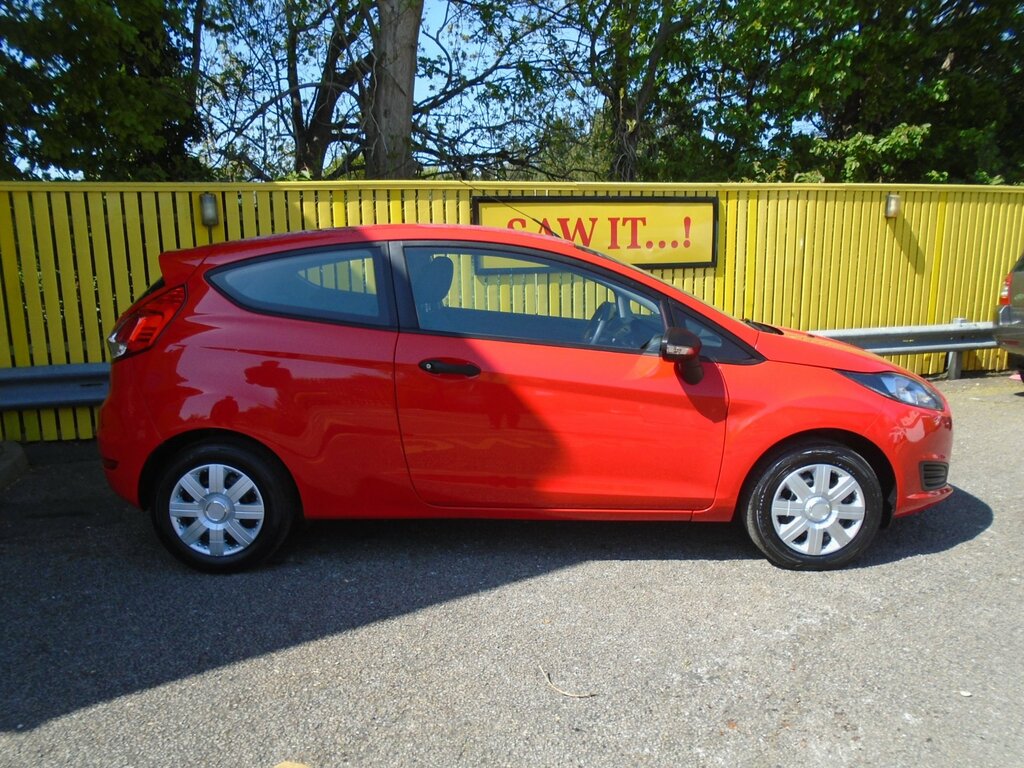 Ford Fiesta 1.25 Studio Hatchback Euro 5 60 YD15VVM Red #3