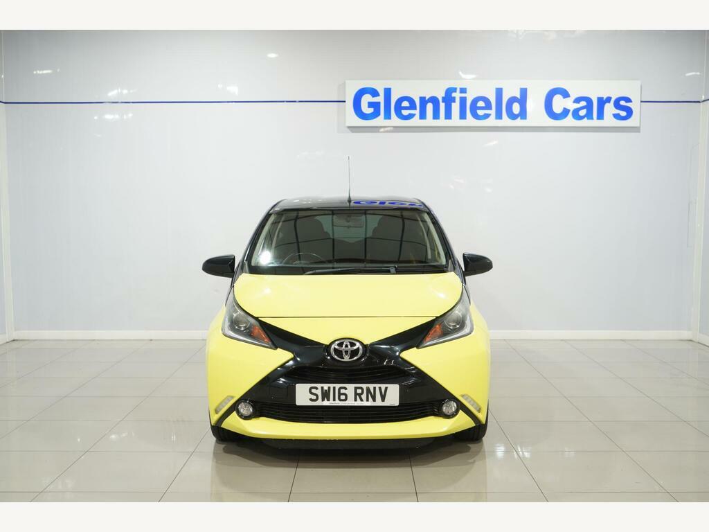 Toyota Aygo 1.0 Vvt-i X-cite 3 Yellow Bi-tone Euro 6 SW16RNV Yellow #4