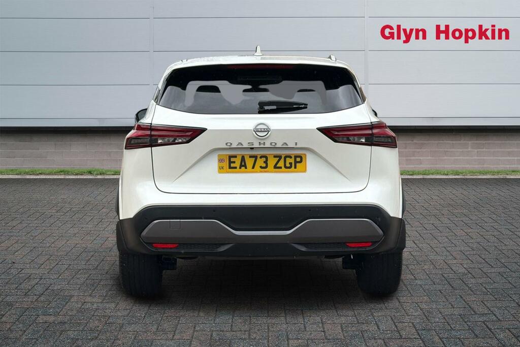 Nissan Qashqai 1.3 Dig-t Mh Tekna EA73ZGP White #4