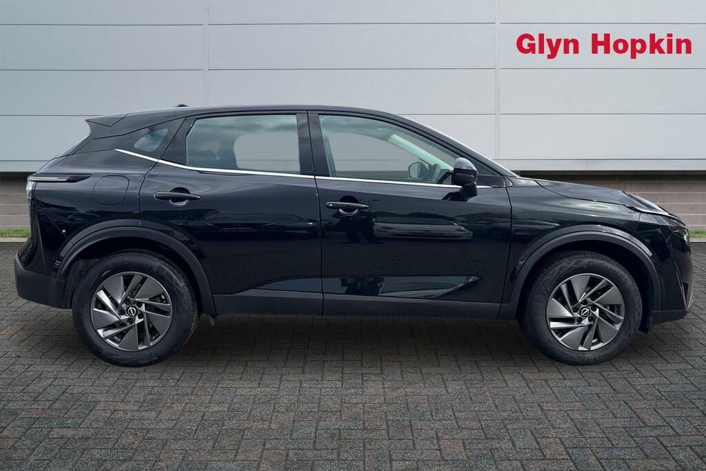 Nissan Qashqai 1.3 Dig-t Mh Acenta Premium AV74RUC Black #2