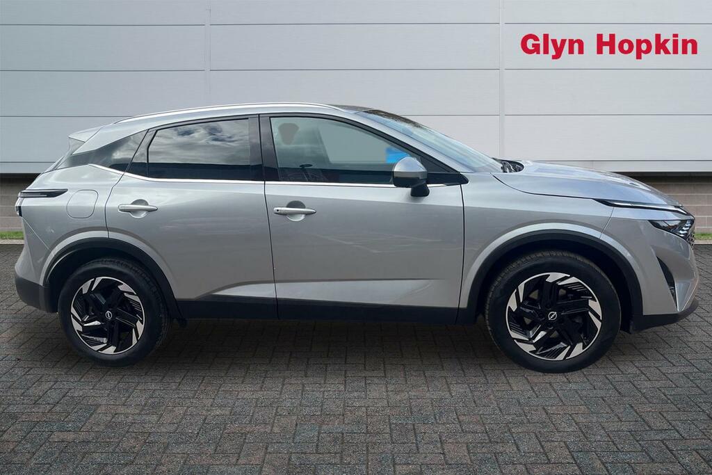 Nissan Qashqai 1.3 Dig-t Mh N-connecta LM74EOW Silver #2