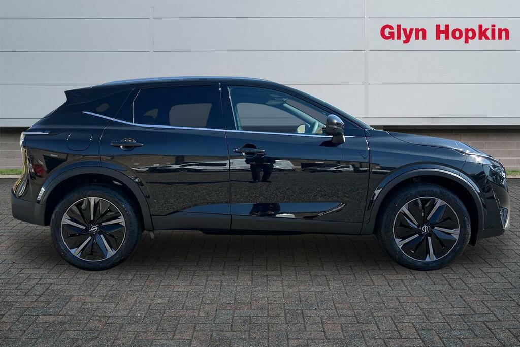 Nissan Qashqai 1.3 Dig-t Mh Tekna EA25LUB Black #2