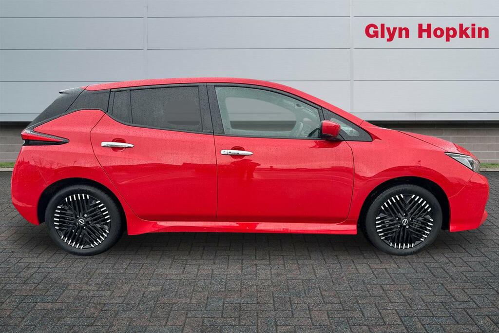 Nissan Leaf 110Kw Tekna 39Kwh KS72NMJ Red #2