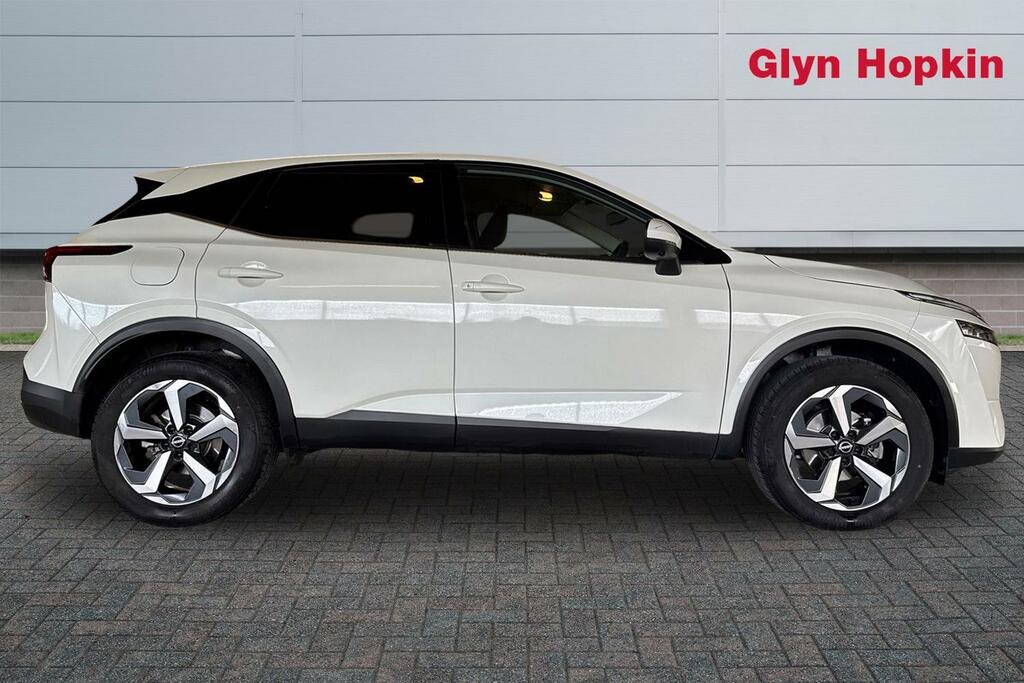 Nissan Qashqai 1.3 Dig-t Mh 158 N-connecta Xtronic White #2