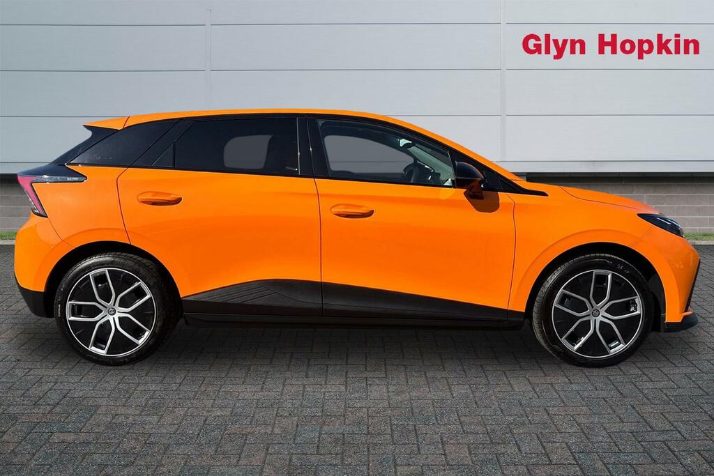 MG MG4 150Kw Trophy Ev Long Range 64Kwh EX75FWZ Orange #2