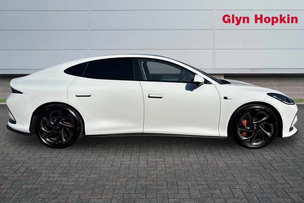 MG IM5 553Kw Performance 100Kwh LT75JYF White #2