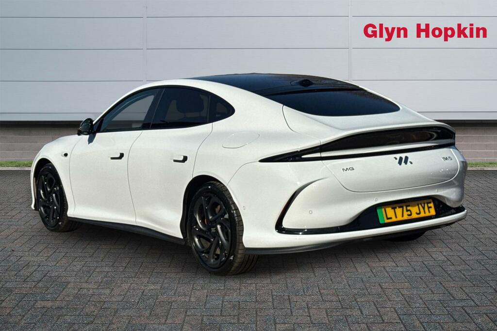 MG IM5 553Kw Performance 100Kwh LT75JYF White #5
