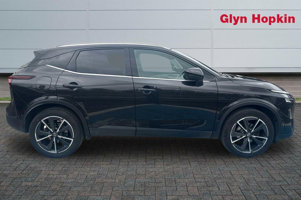 Nissan Qashqai 1.3 Dig-t Mh Tekna EY22KHW Black #2