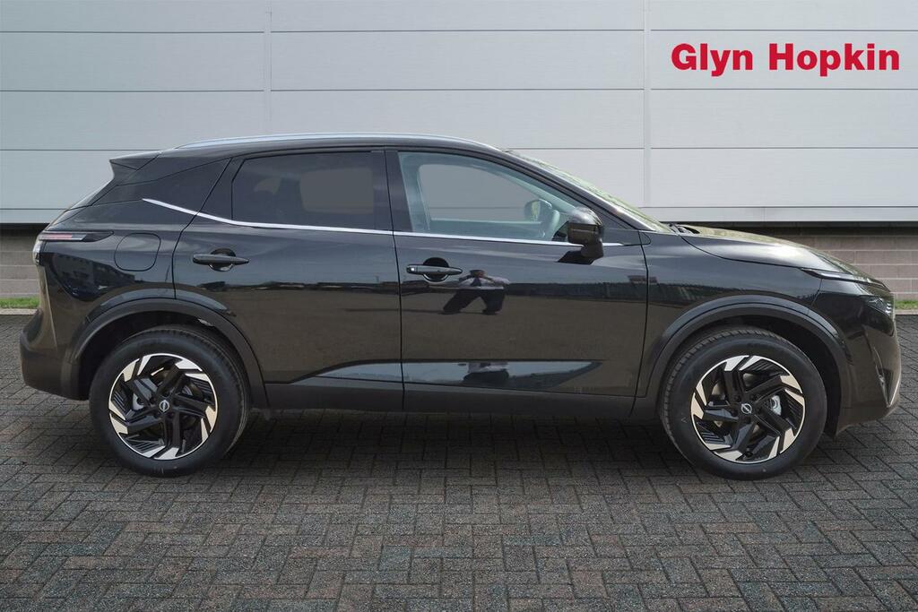 Nissan Qashqai Hatchback KR26RYN Black #2