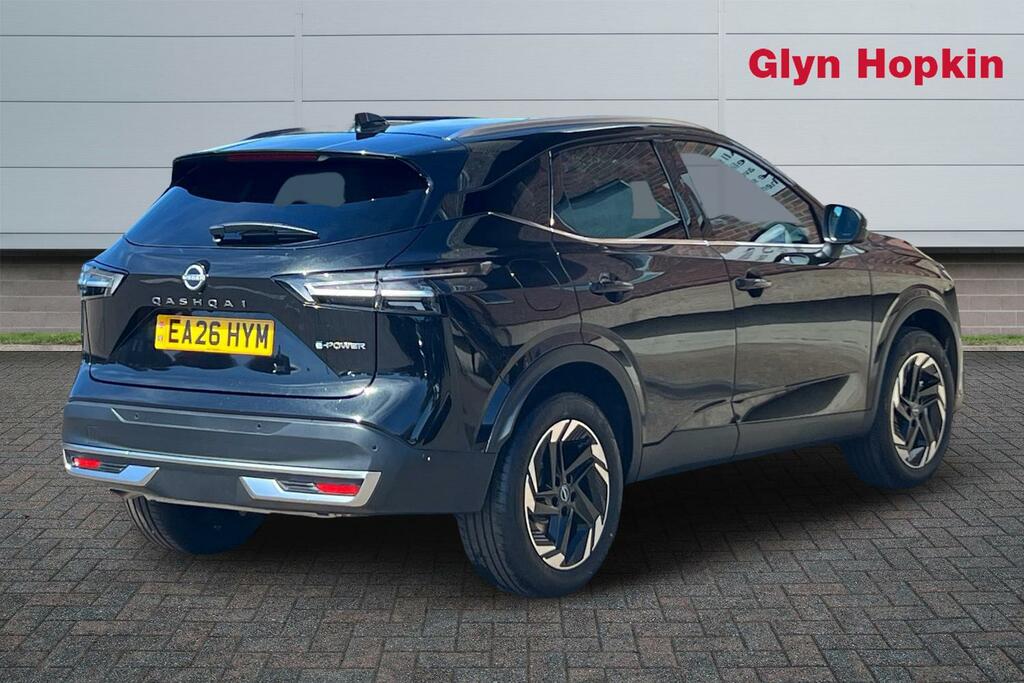 Nissan Qashqai 1.5 E-power N-connecta Glass Roof Black #3