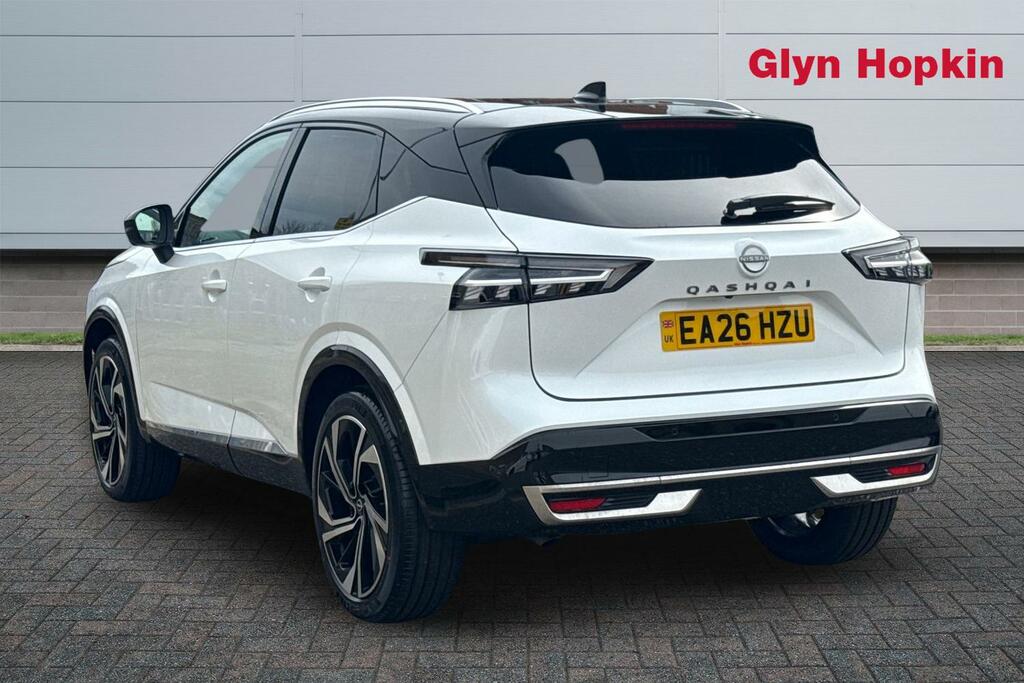 Nissan Qashqai 1.3 Dig-t Mh 158 Tekna EA26HZU White #5