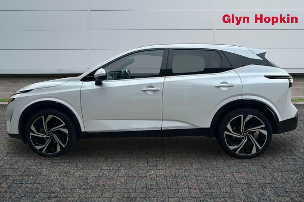 Nissan Qashqai Hatchback KR26RYK White #6