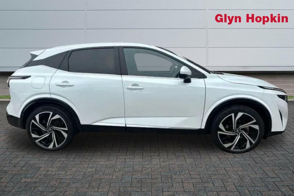 Nissan Qashqai Hatchback EA26NKO White #2