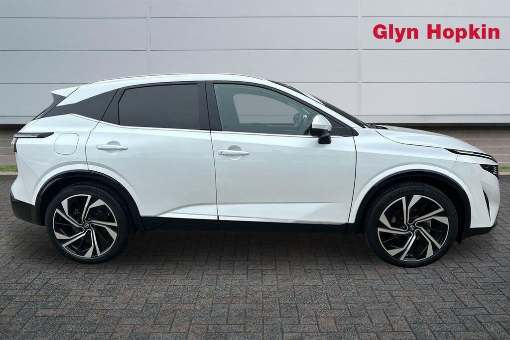 Nissan Qashqai 1.3 Dig-t Mh 158 Tekna Xtronic OW74YBR White #2