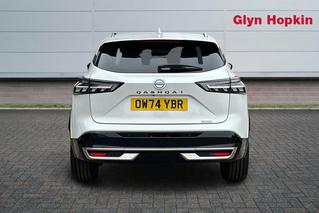 Nissan Qashqai 1.3 Dig-t Mh 158 Tekna Xtronic OW74YBR White #4