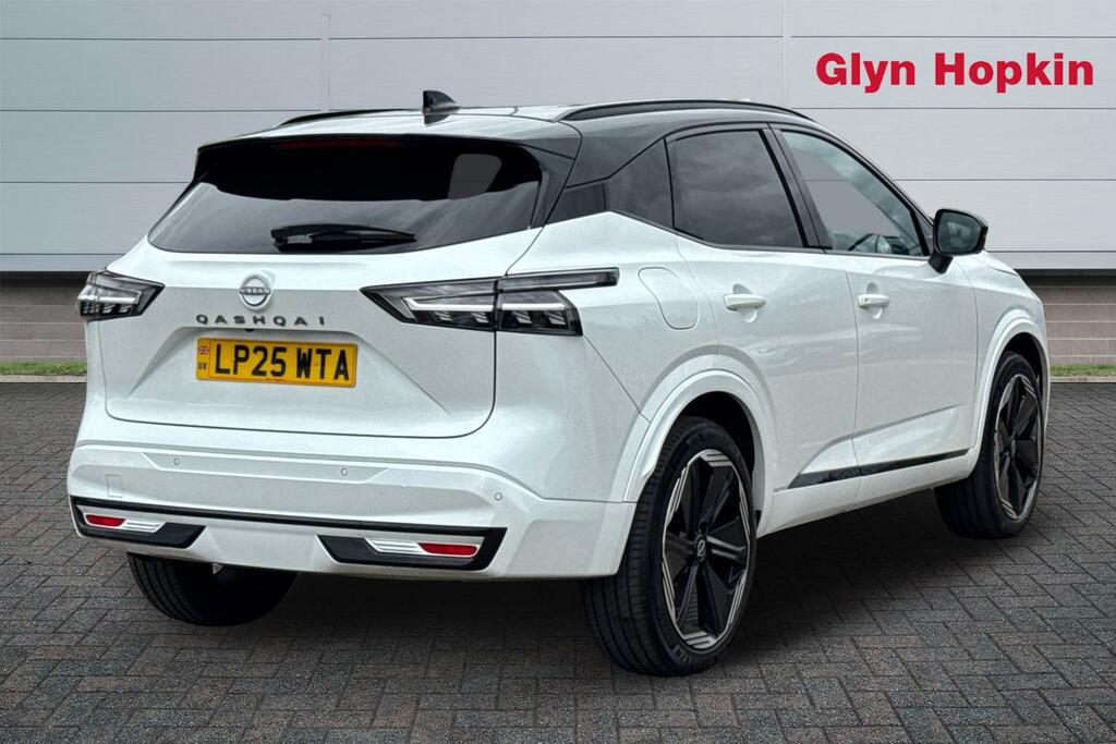 Nissan Qashqai 1.3 Dig-t Mh 158 N-design LP25WTA Black #3