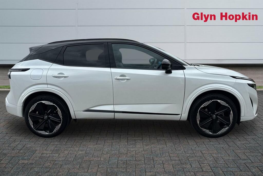 Nissan Qashqai 1.3 Dig-t Mh 158 N-design LP25WTA Black #2