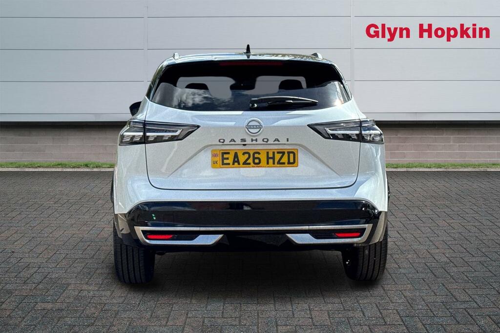 Nissan Qashqai 1.3 Dig-t Mh 158 Tekna White #4