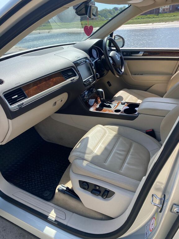 Volkswagen Touareg 3.0L V6 Se Tdi Bluemotion Technology Suv YY63WNB Silver #5