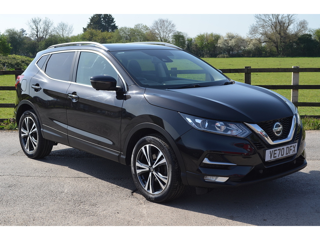 Nissan Qashqai Dig-t N-connecta Black