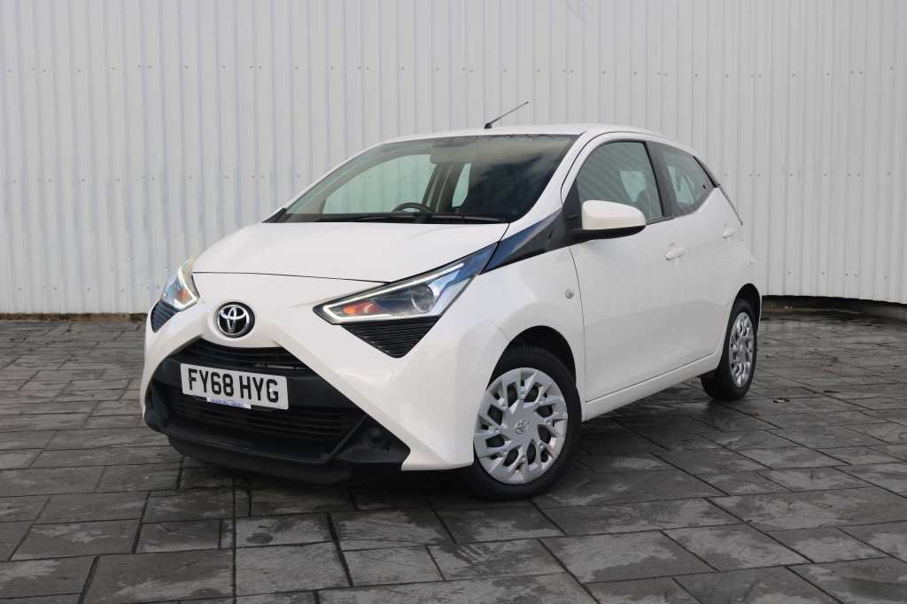 Toyota Aygo Hatchback 1.0 Vvt-i FY68HYG White #3