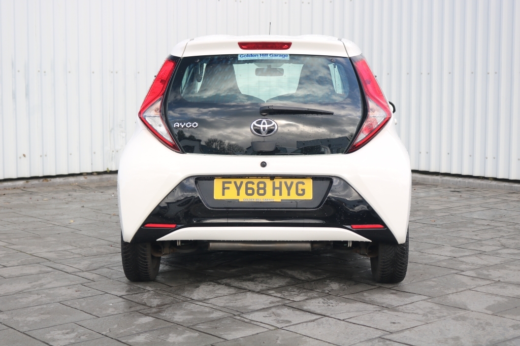 Toyota Aygo Hatchback 1.0 Vvt-i FY68HYG White #5