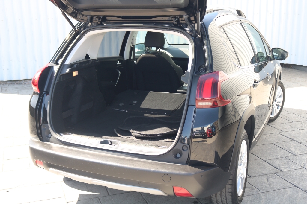 Peugeot 2008 Hatchback 1.2 Allure LN68XAP Black #6