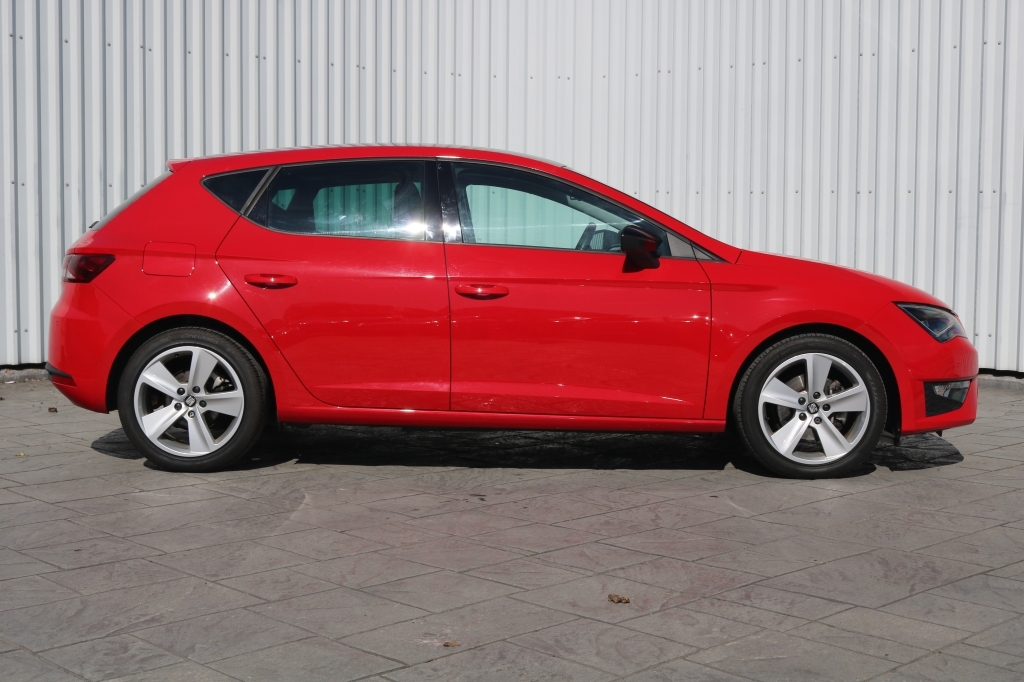 Seat Leon Hatchback 1.4 Tsi Red #2