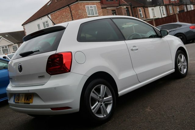 Volkswagen Polo 2017 1.0 Bluemotion Tech Match Edition Hatchback 3 GU17VMP White #3