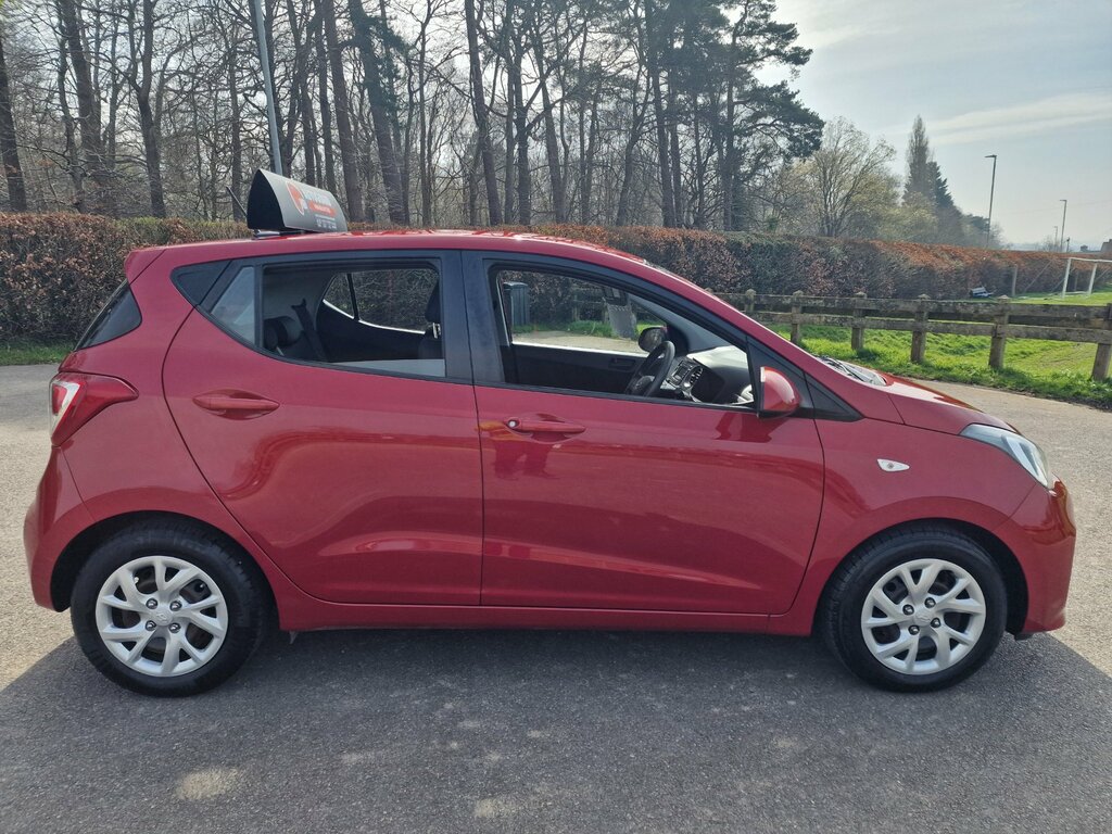 Hyundai I10 1.0 Blue Drive Se Hatchback Euro WF17YMD Red #6