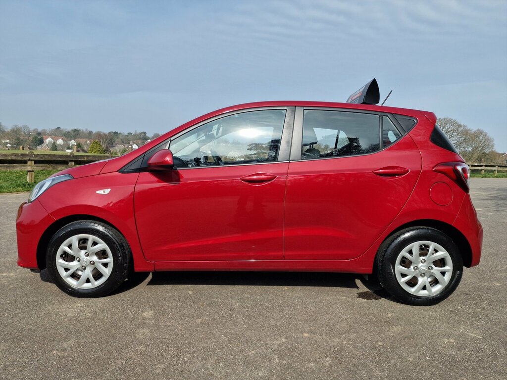 Hyundai I10 1.0 Blue Drive Se Hatchback Euro WF17YMD Red #2