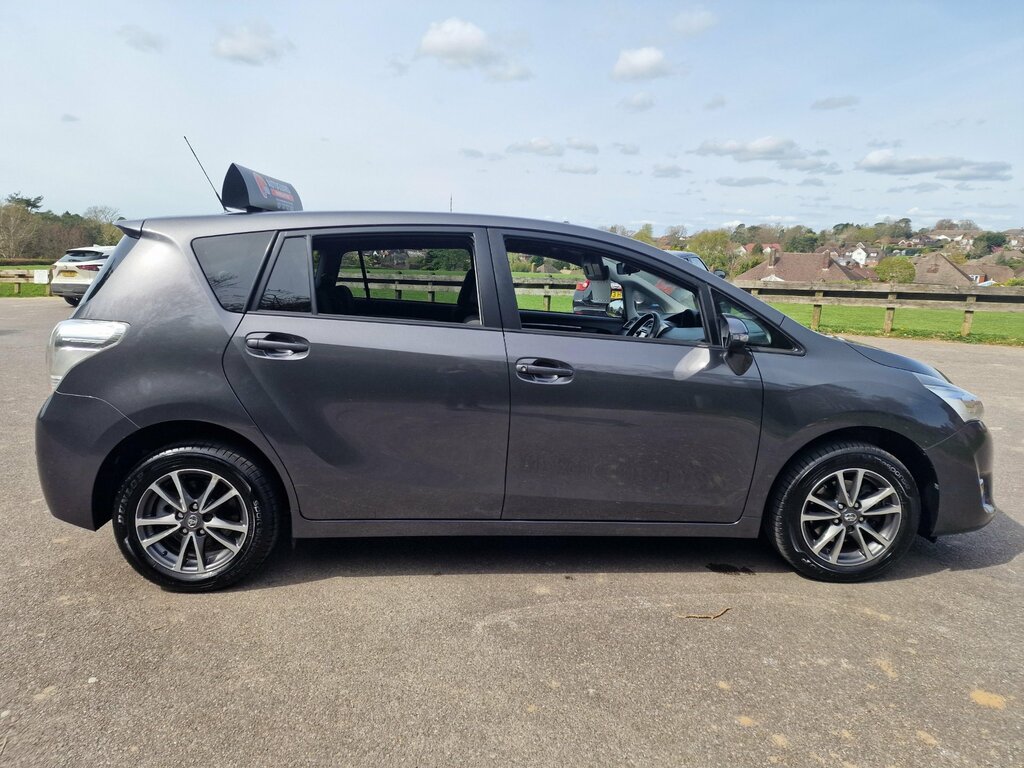 Toyota Verso 1.6 V-matic Icon Mpv Euro 5 Euro Grey #6