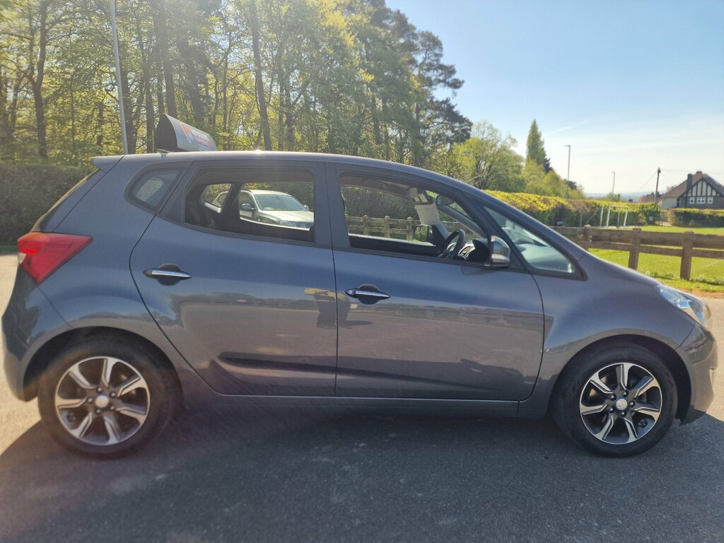 Hyundai Ix20 1.4 Blue Drive Se Hatchback Euro EA67XDJ Grey #6