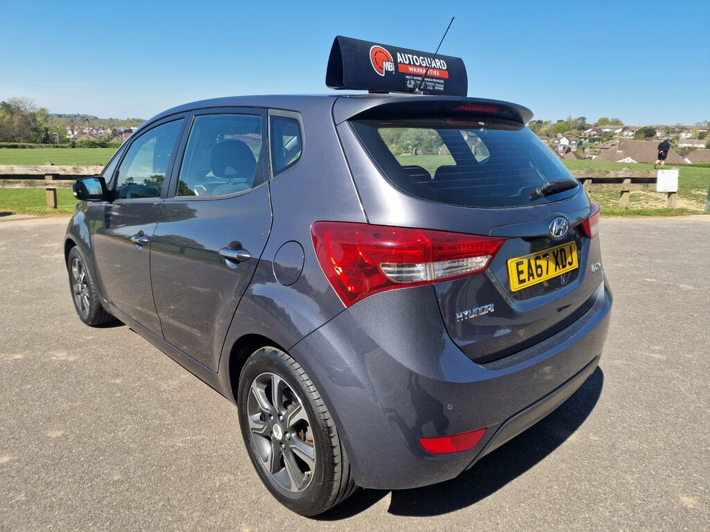 Hyundai Ix20 1.4 Blue Drive Se Hatchback Euro EA67XDJ Grey #3