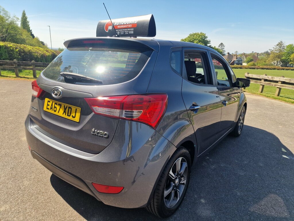 Hyundai Ix20 1.4 Blue Drive Se Hatchback Euro EA67XDJ Grey #5