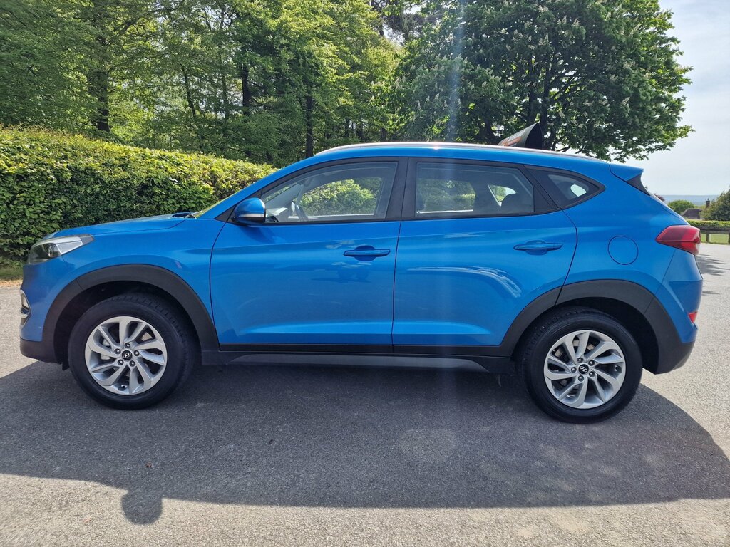 Hyundai Tucson 1.6 Gdi Blue Drive Se Suv Euro 6 EG17KLA Blue #2