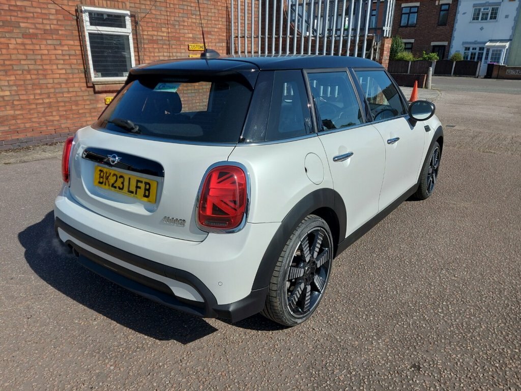 Mini Hatch 1.5L Cooper Exclusive BK23LFB White #5