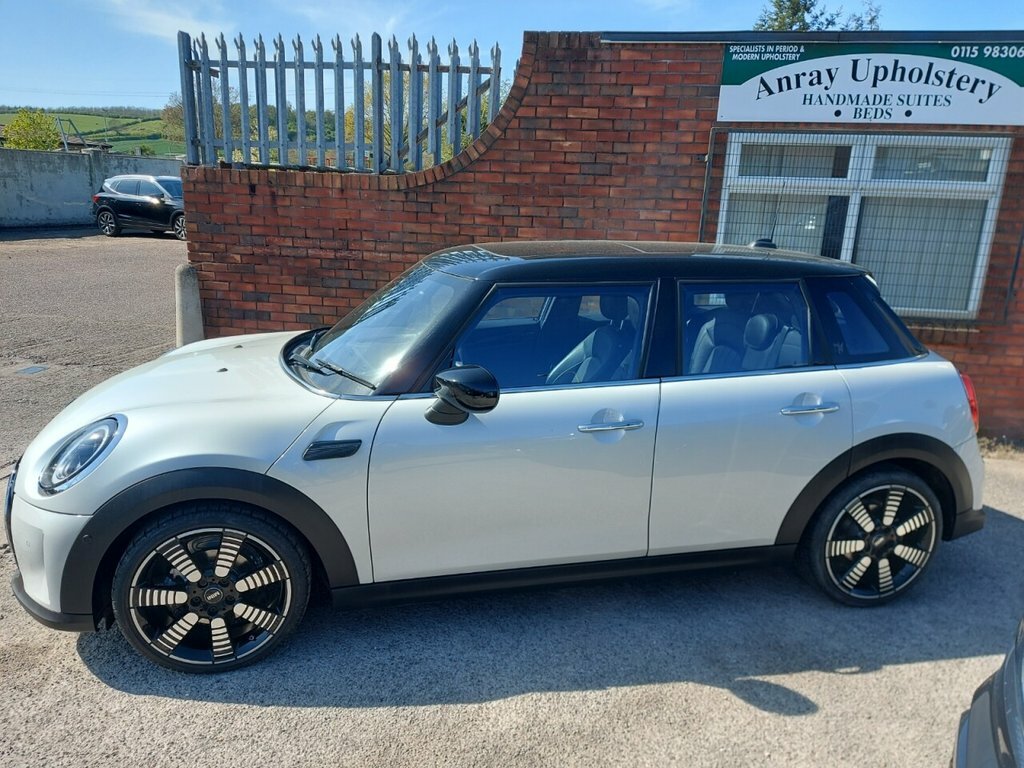 Mini Hatch 1.5L Cooper Exclusive BK23LFB White #3