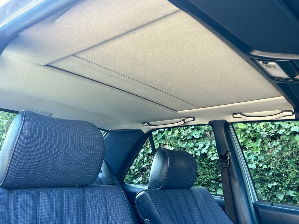 Mercedes-Benz 190 D 1987 115,000 Miles Blue #27