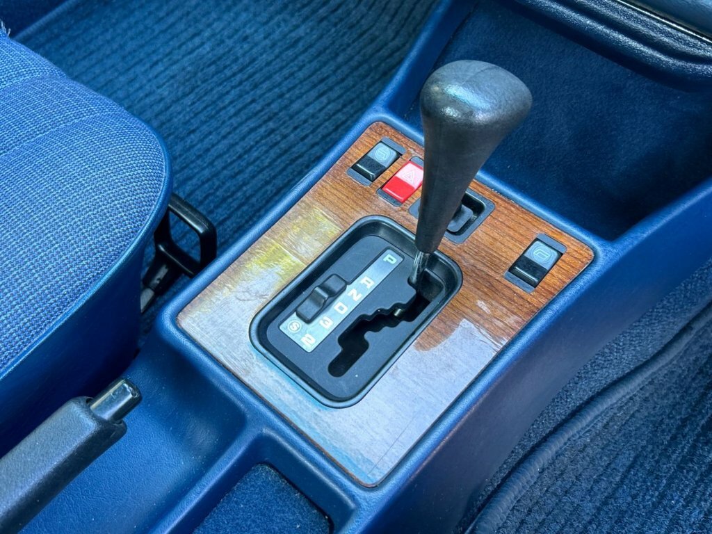 Mercedes-Benz 190 D 1987 115,000 Miles Blue #21
