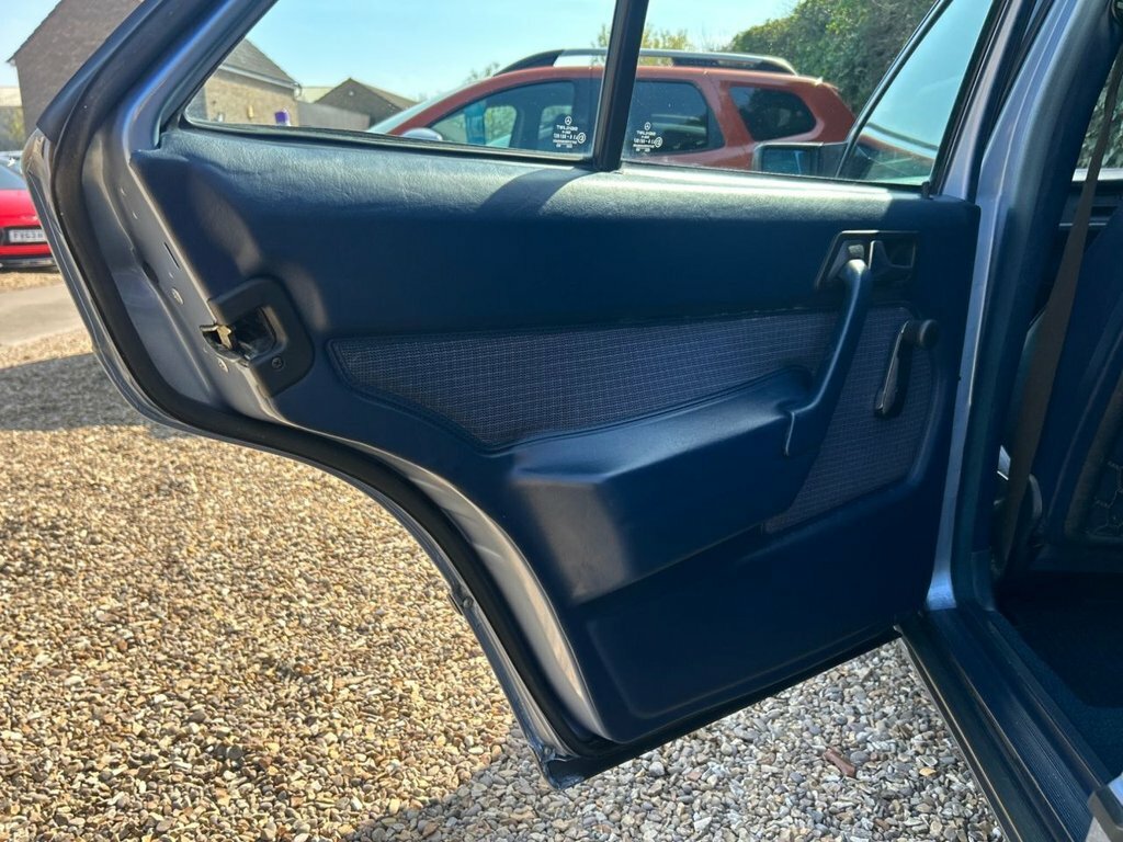 Mercedes-Benz 190 D 1987 115,000 Miles Blue #35