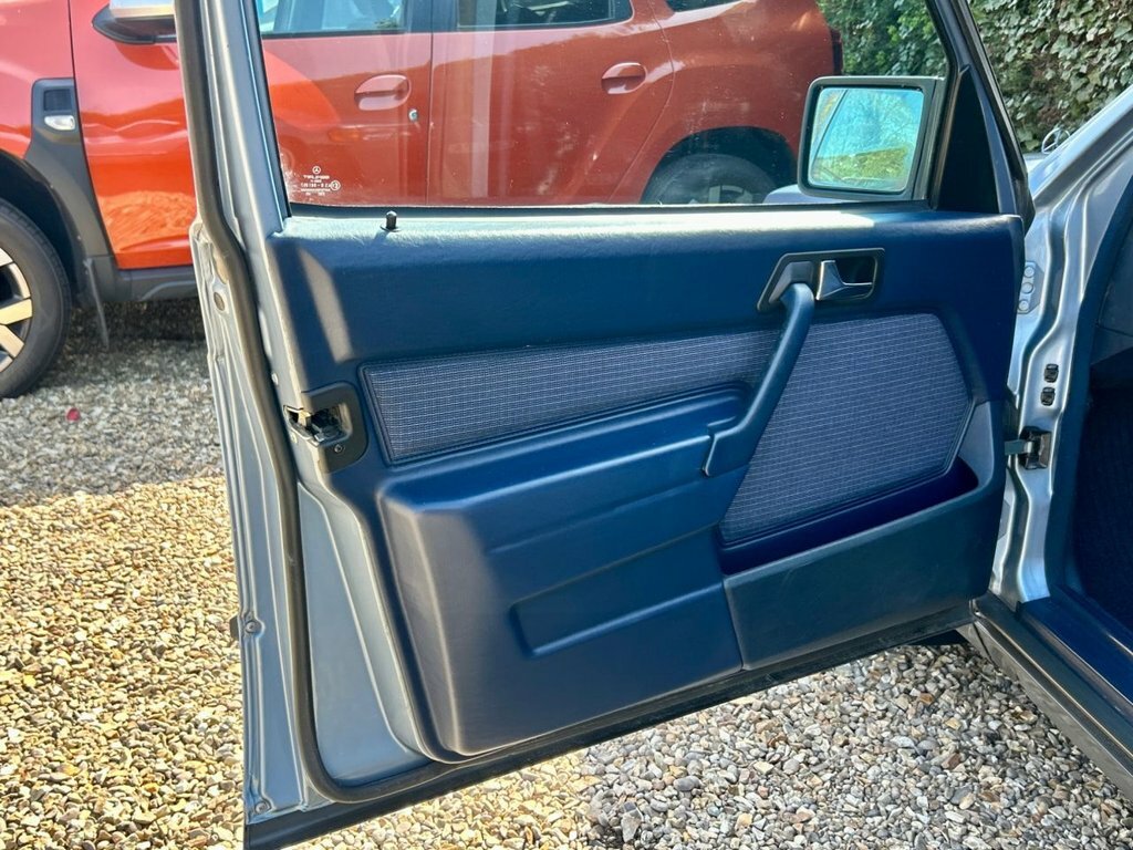 Mercedes-Benz 190 D 1987 115,000 Miles Blue #32