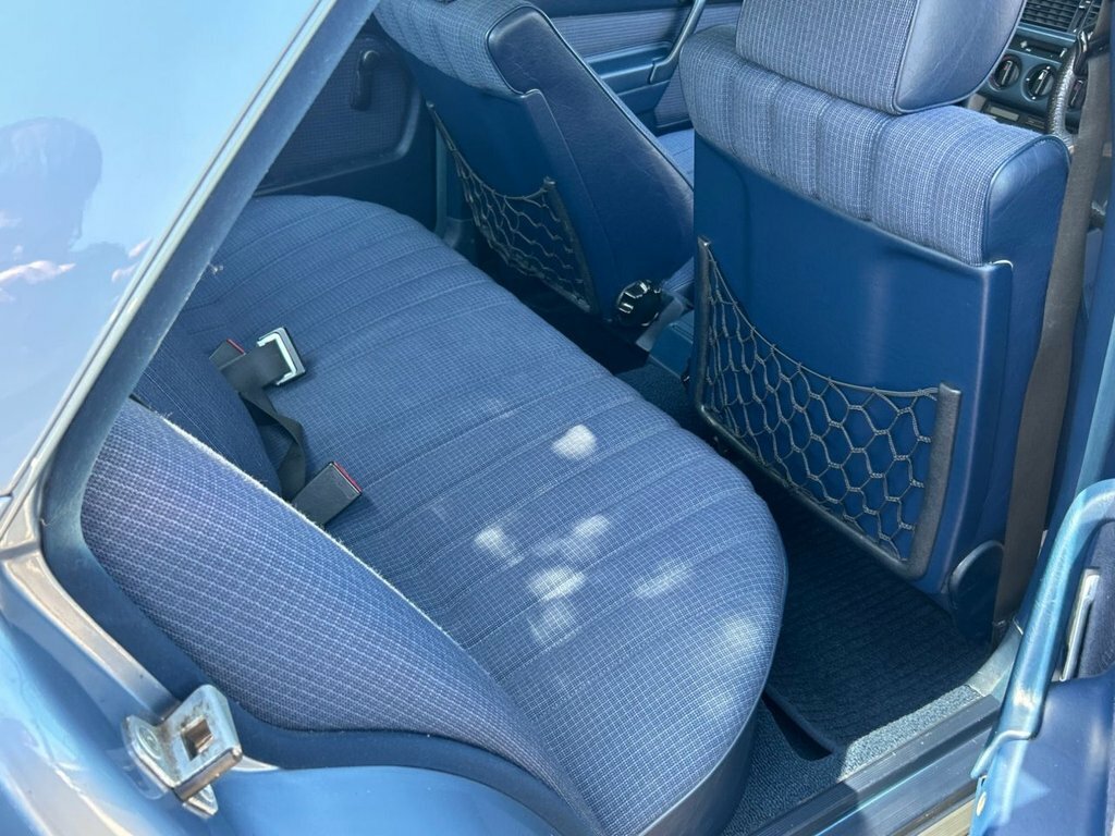 Mercedes-Benz 190 D 1987 115,000 Miles Blue #36