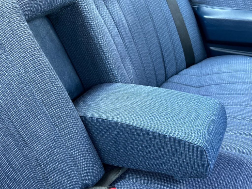 Mercedes-Benz 190 D 1987 115,000 Miles Blue #37